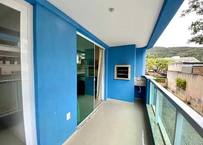 Confortável Apartamento em Condomínio com Piscina Bombinhas